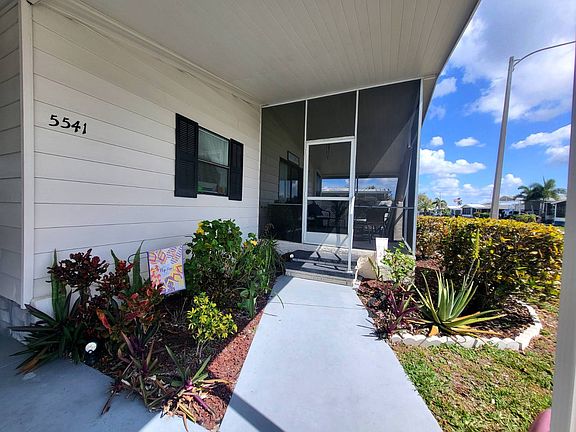 4th image of 5541 Stonehaven Ln #340
