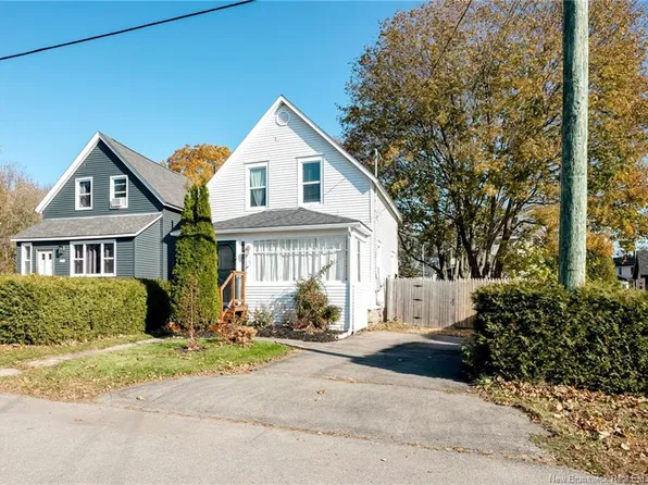 12 Murray Ave, Sussex, NB E4E 1J3