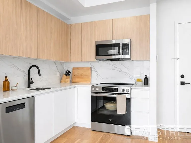 105 Rogers Ave #3A — Photo 3