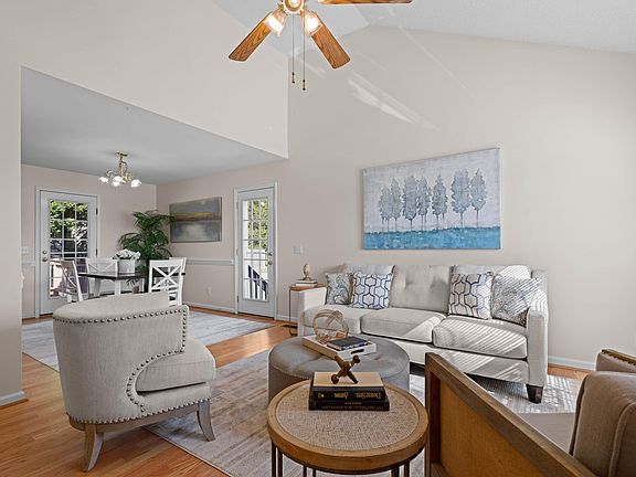 4th image of 3008 Holltree Ct