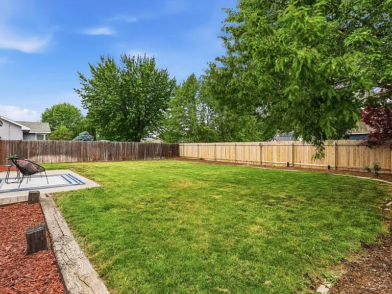 1950 E Challis Dr — Photo 30