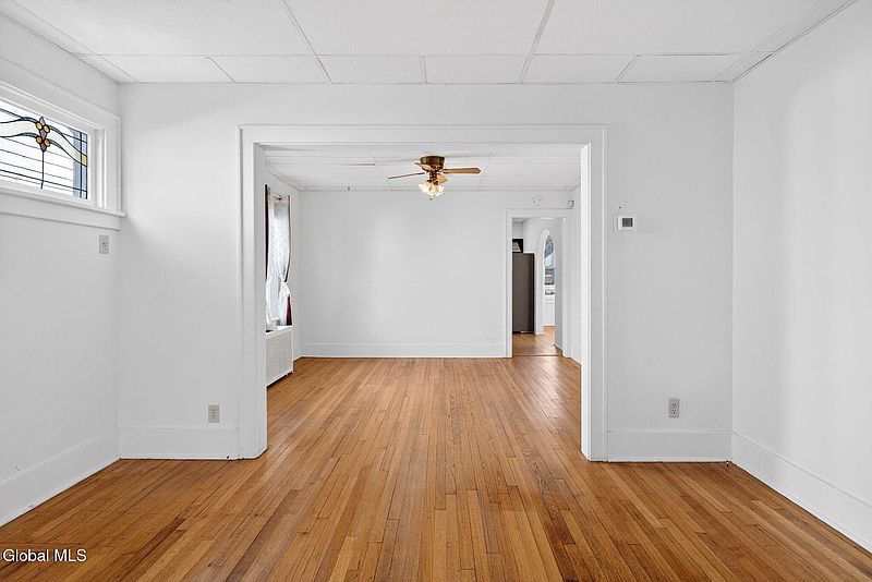 5th image of 53 Fleetwood Avenue