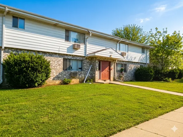 Oak Apartments in Kenosha