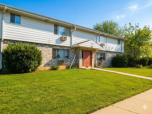 Oak Apartments in Kenosha Photo 1