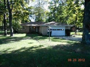 304 N Redwood Ln, Muncie, IN