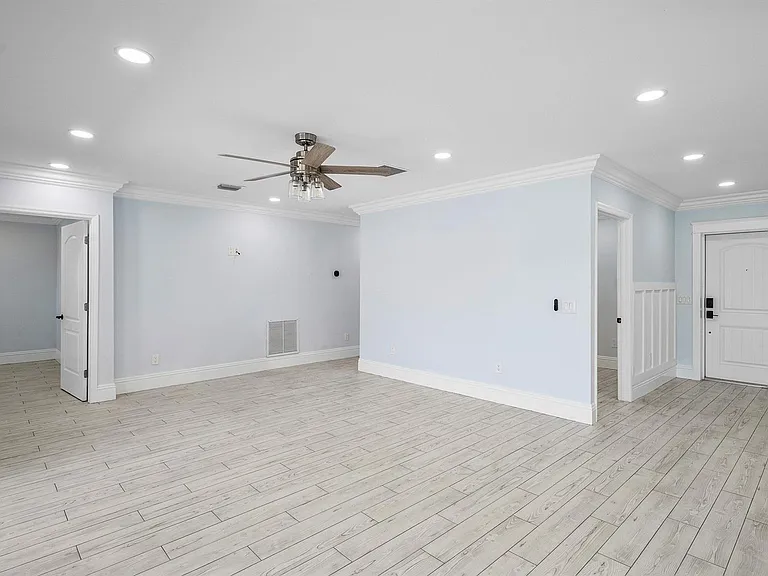 1128 SW 7th St — Photo 14
