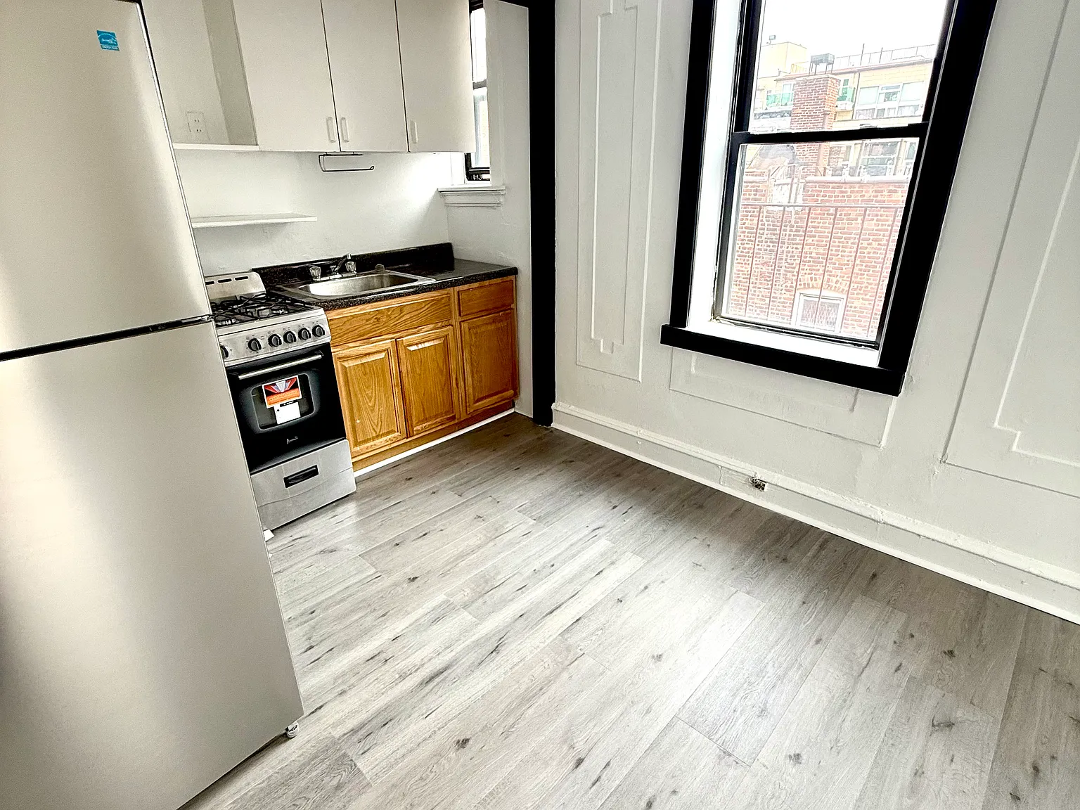140-18 Ash Avenue — Photo 3