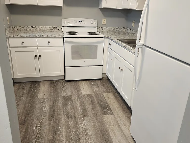 1015 Old Colony Rd #7 — Photo 10