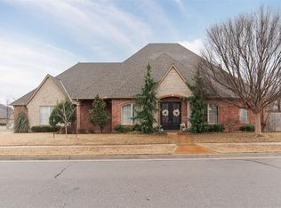 3101 White Cedar Dr, Moore, OK 73160