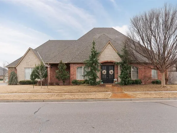 3101 White Cedar Dr, Moore, OK 73160
