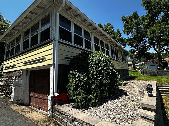 2nd image of 61 Johnson St