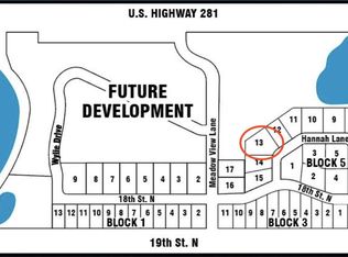 1530 Hannah Ln, Aberdeen, SD 57401