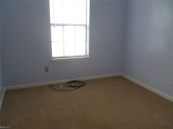 4th image of 285 Merrimac Trl