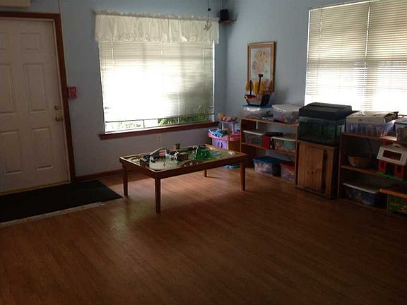 3rd image of 3016 Lake Villa Dr
