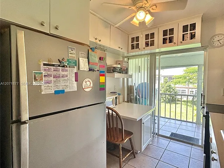 7305 NW 4th Pl #204 — Photo 5