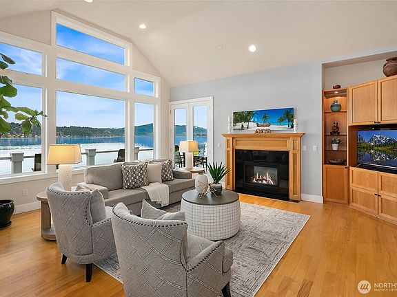 4th image of 2010 W Lake Sammamish Parkway SE