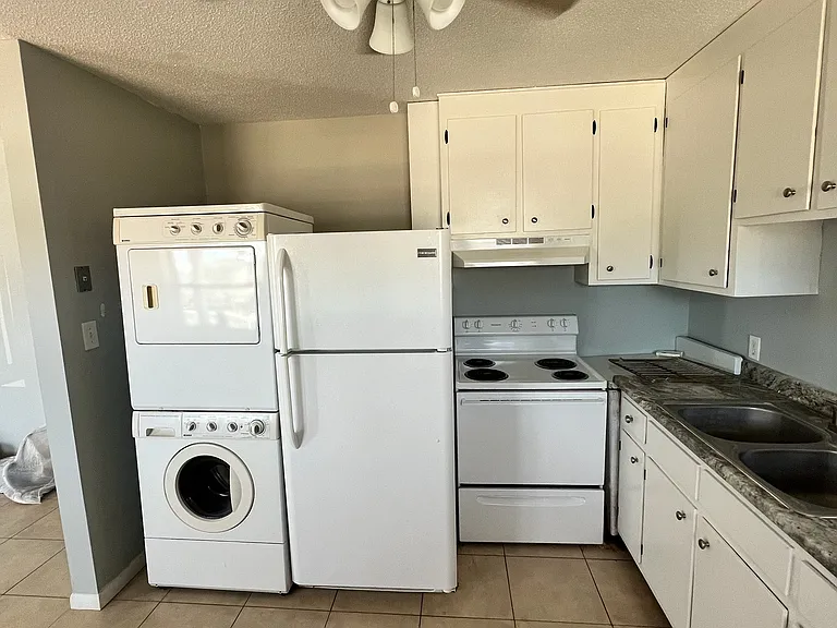 318 4th Ave S #4 — Photo 4