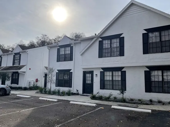 Saint Andrews Square Townhomes