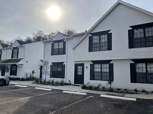 Saint Andrews Square Townhomes Photo 1