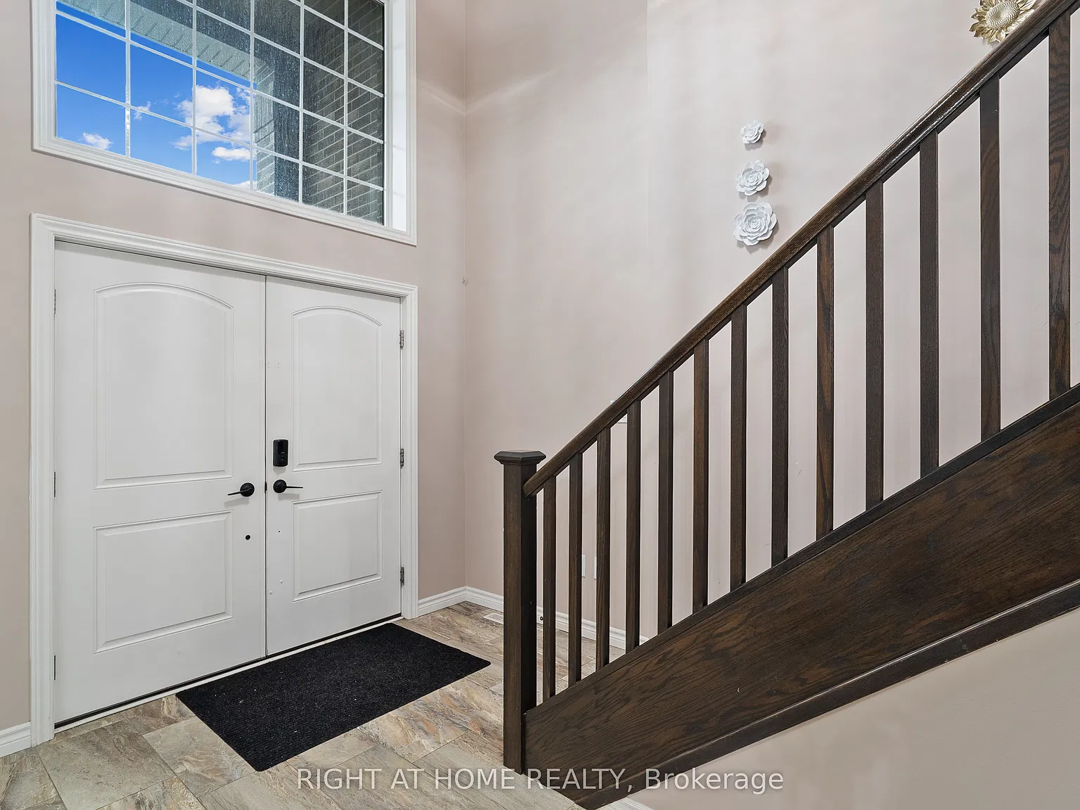 6 bed, $4,000 — Photo 3