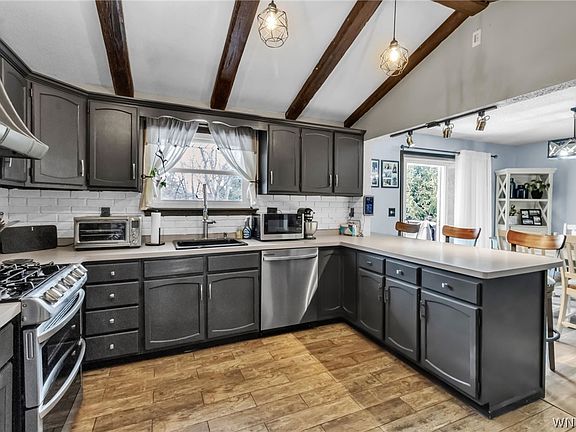 5th image of 4862 Meadow Ln