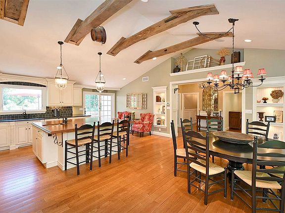 3rd image of 8 Claverton Ct