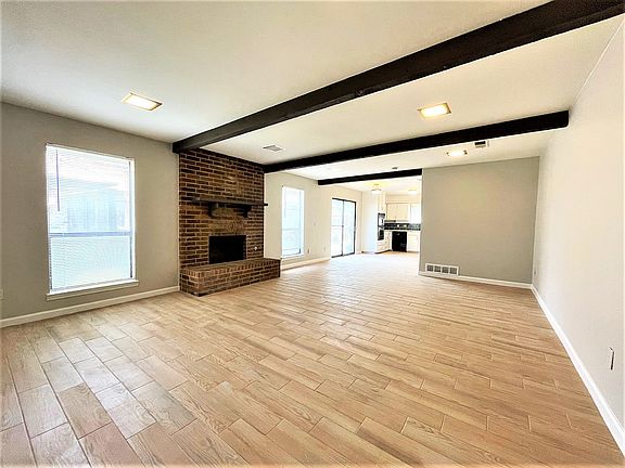 3rd image of 3310 San Mateo Dr