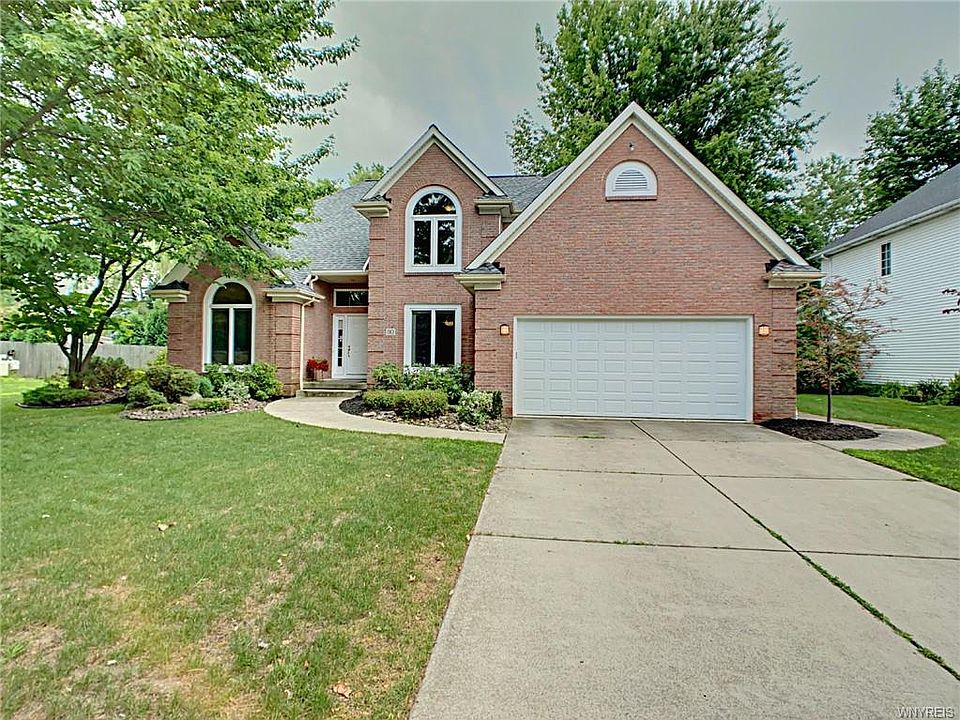 1st image of 110 Pinelake Dr