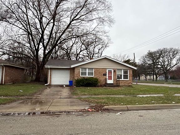 2nd image of 730 Woodlawn Ave