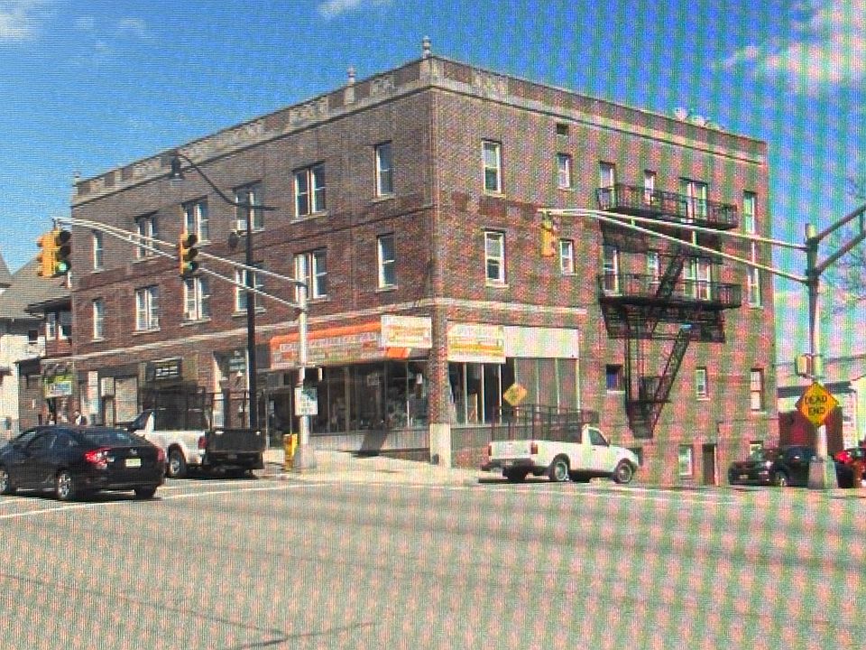 1st image of 445 Washington Ave #9