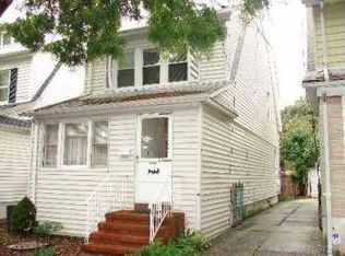 8838 Sabre St, Queens Village, NY 11427