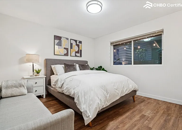 Bedroom 2 with Queen Bed