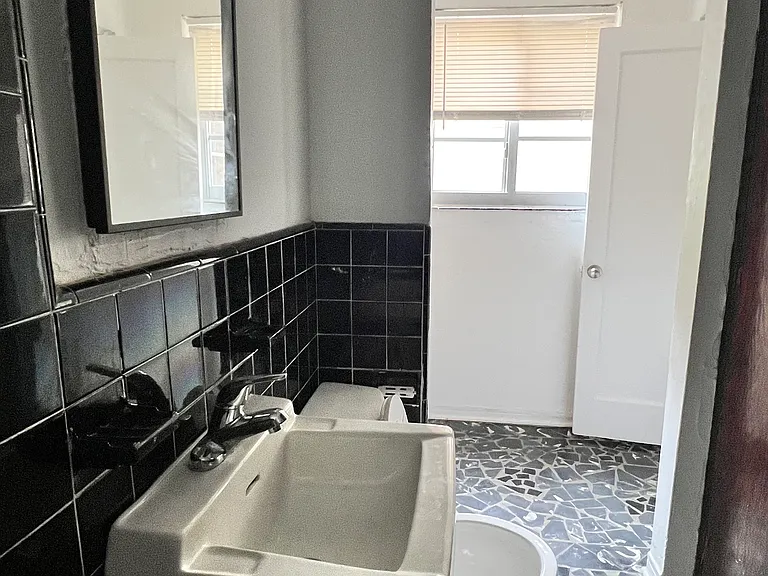 610 Jefferson Ave #6 — Photo 34