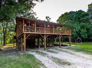 16 N Magnolia Rd, New Caney, TX 77357