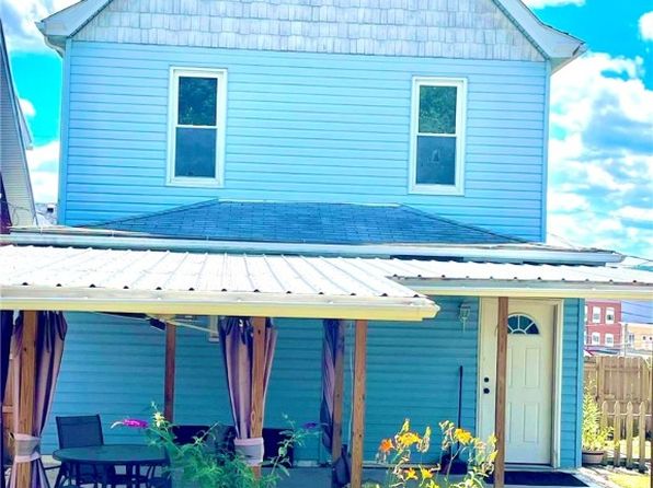 3 N 5th St, Youngwood, PA 15697