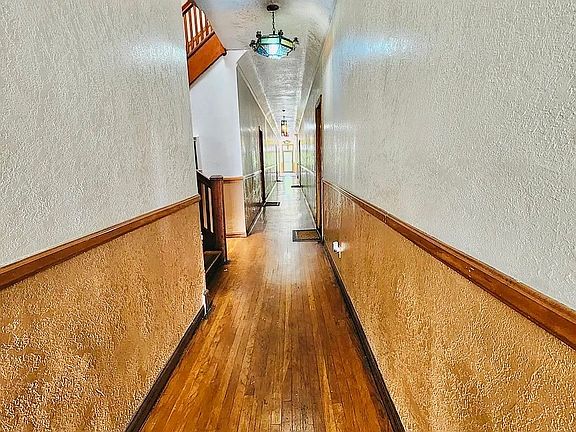 3rd image of 1172 N Kingsley Dr #219