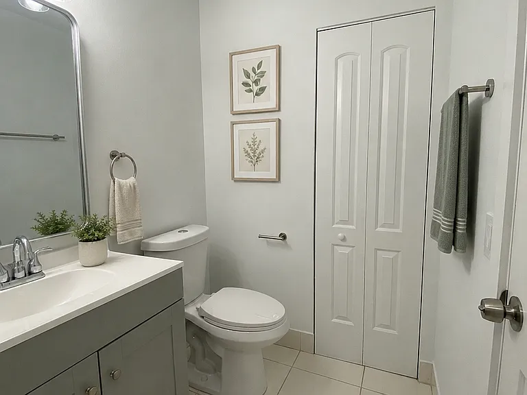 Bedroom 1 / Decor