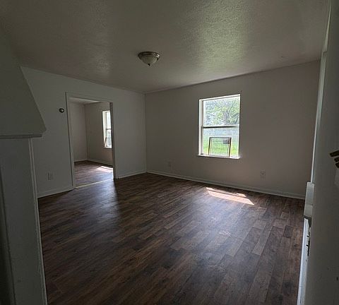2nd image of 9544 Cloverleaf Rd #A