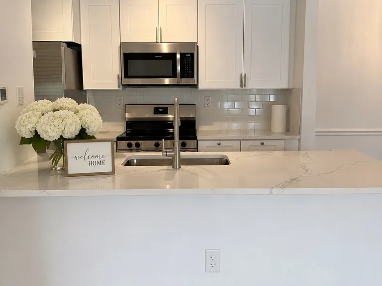 5304 W Kennedy Blvd #207 — Photo 2