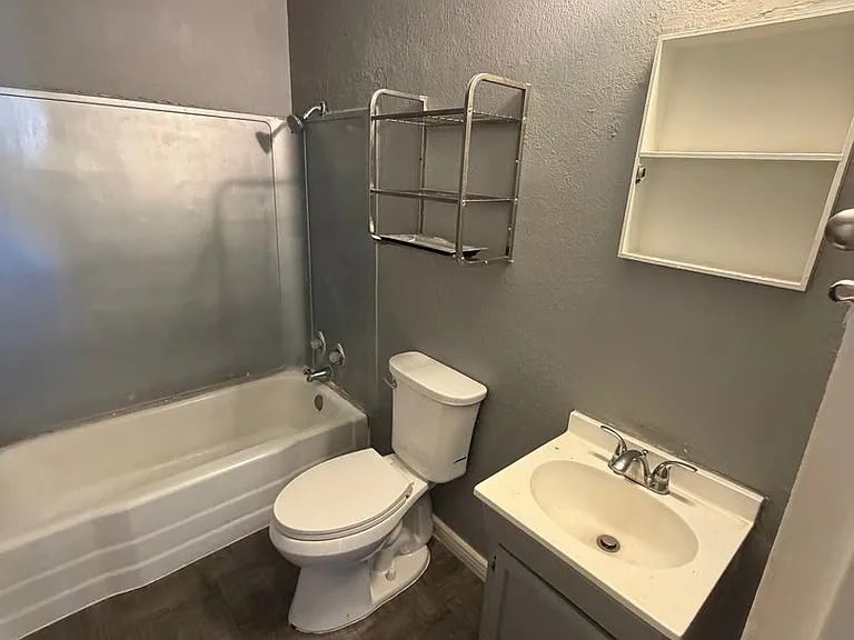 1033-1037 Alvarado Dr SE — Photo 23
