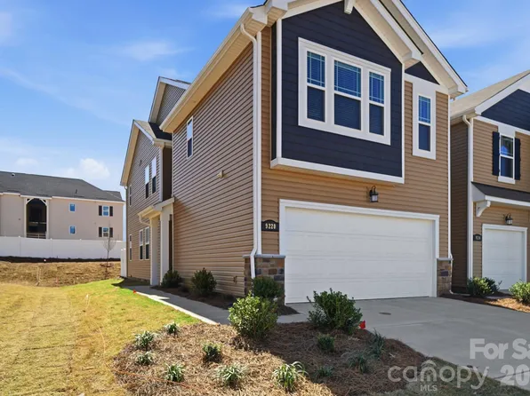 5402 Wyes Oak Ln, Charlotte, NC 28269