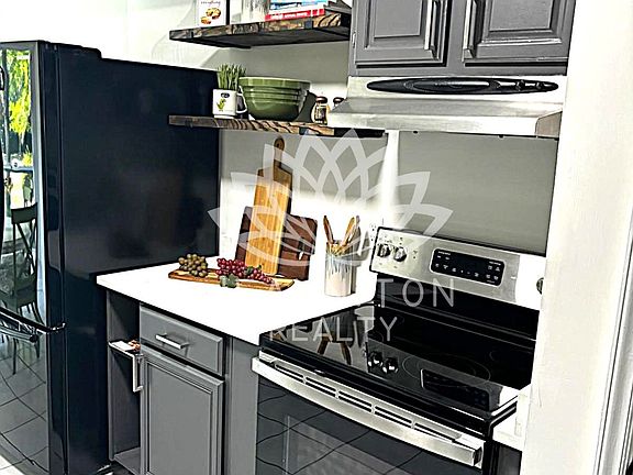 5th image of 4316 Bathurst Dr