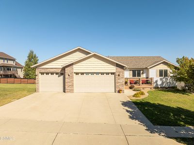 206 Slate Dr, Bismarck, ND, 58503