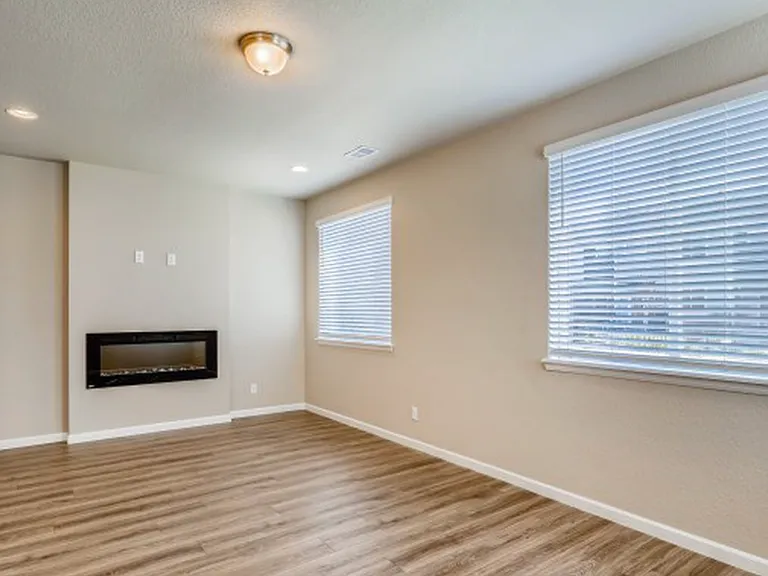 760 Stonebridge Dr — Photo 8