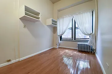 Rented by Coldwell Banker Warburg