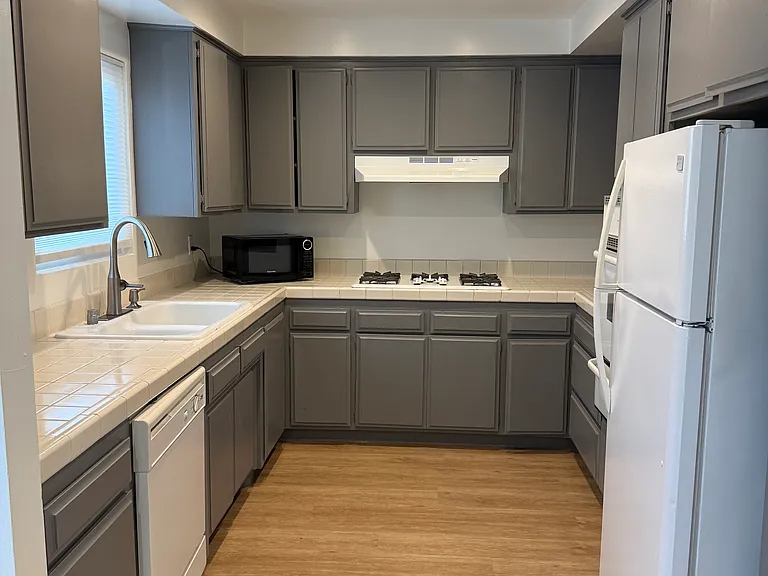 15624 Larch Ave — Photo 3