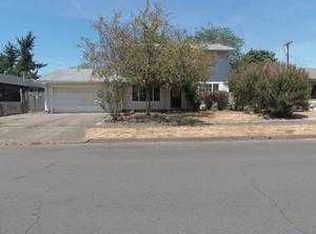 1152 Olympic St, Springfield, OR 97477