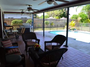 966 Hickory Trl, Wellington, FL 33414