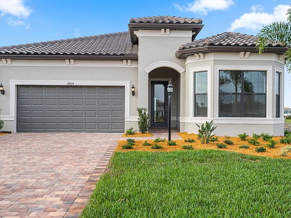 Prestige exterior FM3 with bay window