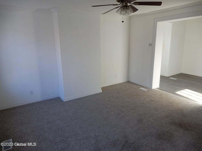 3rd image of 1023 5th Avenue